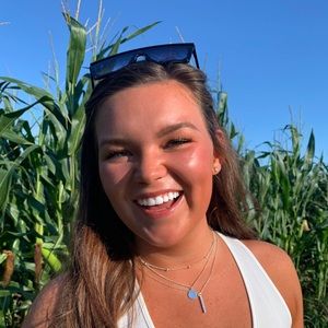 Meet your Posher, Carly